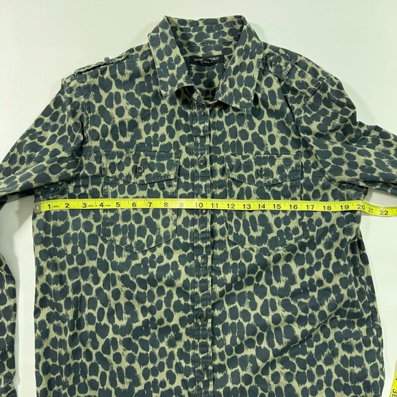 Banana Republic Dillon Shirt Button Front Animal Print - Picture 7 of 7